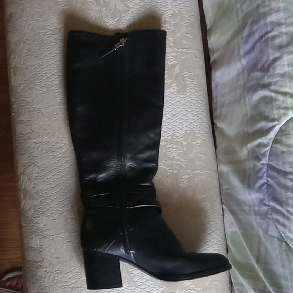 Shoes - Picture 3 of 3
